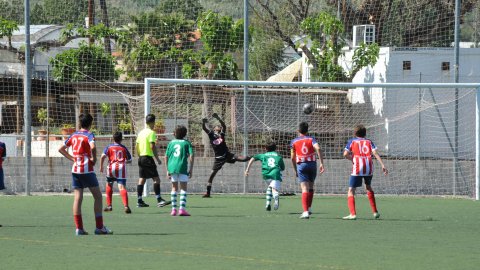 Marc Gordillo al partit de futbol infantil Vilassar de Mar-Teià. Vilassar de Mar. Abril de 2021