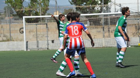 Marc Gordillo al partit de futbol infantil Vilassar de Mar-Teià. Vilassar de Mar. Abril de 2021