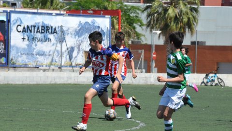 Marc Gordillo al partit de futbol infantil Vilassar de Mar-Teià. Vilassar de Mar. Abril de 2021