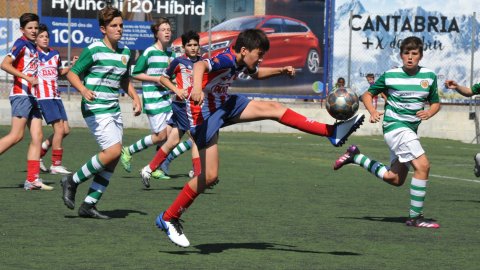 Marc Gordillo al partit de futbol infantil Vilassar de Mar-Teià. Vilassar de Mar. Abril de 2021