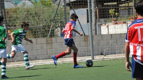 Marc Gordillo al partit de futbol infantil Vilassar de Mar-Teià. Vilassar de Mar. Abril de 2021
