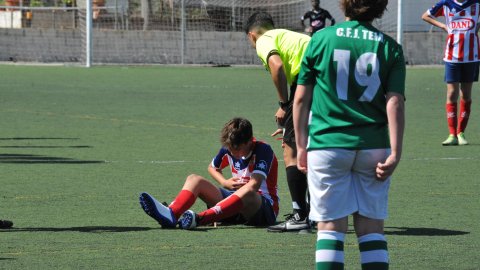 Marc Gordillo al partit de futbol infantil Vilassar de Mar-Teià. Vilassar de Mar. Abril de 2021