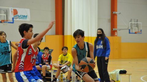 Marc Gordillo al partit de bàsquet infantil Vilassar de Mar-Ateneu Montserrat (58-50). Vilassar de Mar. 18 de desembre de 2021