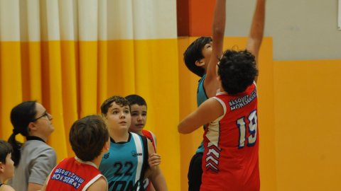 Marc Gordillo al partit de bàsquet infantil Vilassar de Mar-Ateneu Montserrat (58-50). Vilassar de Mar. 18 de desembre de 2021