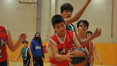 Marc Gordillo al partit de bàsquet infantil Vilassar de Mar-Ateneu Montserrat (58-50). Vilassar de Mar. 18 de desembre de 2021