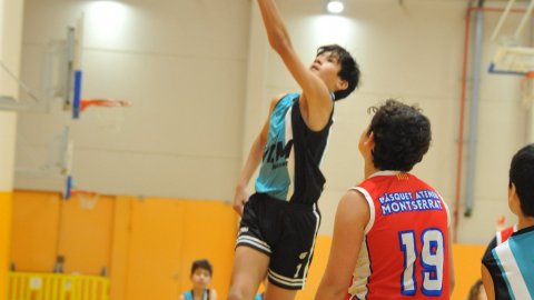 Marc Gordillo al partit de bàsquet infantil Vilassar de Mar-Ateneu Montserrat (58-50). Vilassar de Mar. 18 de desembre de 2021
