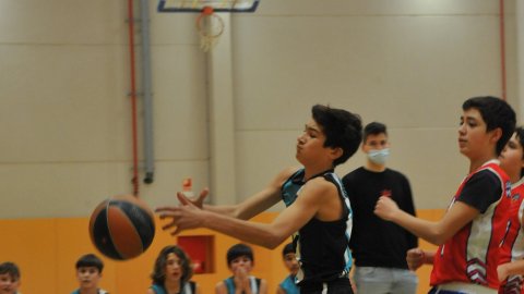 Marc Gordillo al partit de bàsquet infantil Vilassar de Mar-Ateneu Montserrat (58-50). Vilassar de Mar. 18 de desembre de 2021