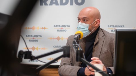 El director de Catalunya Ràdio i dels Mitjans Digitals de la CCMA, Saül Gordillo, entrevistat per Joan Botta a El suplement de Catalunya Ràdio en el programa especial per La Marató dels 30 anys dedicada a la salut mental. Barcelona. 19 de desembre de 2021
