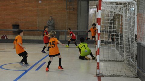 Marc Gordillo, a l'equip de futbol sala benjamí del club esportiu Sant Joan de Vilassar. Any 2016. Foto: Saül Gordillo