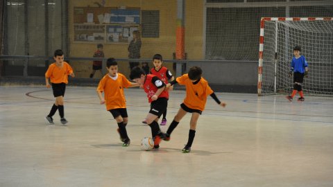 Marc Gordillo, a l'equip de futbol sala benjamí del club esportiu Sant Joan de Vilassar. Any 2016. Foto: Saül Gordillo