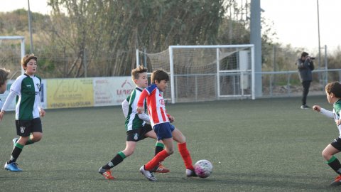 Marc Gordillo, a l’equip de futbol benjamí de la UE Vilassar de Mar. Partit Vilassar de Dalt-Vilassar de Mar. Any 2017. Foto: Saül Gordillo
