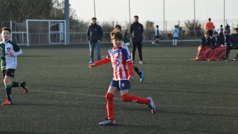 Marc Gordillo, a l’equip de futbol benjamí de la UE Vilassar de Mar. Partit Vilassar de Dalt-Vilassar de Mar. Any 2017. Foto: Saül Gordillo