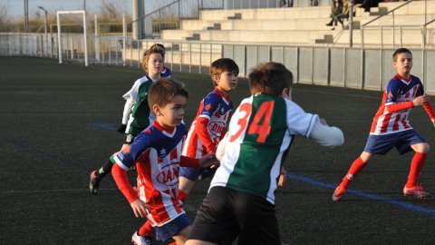Marc Gordillo, a l’equip de futbol benjamí de la UE Vilassar de Mar. Partit Vilassar de Dalt-Vilassar de Mar. Any 2017. Foto: Saül Gordillo