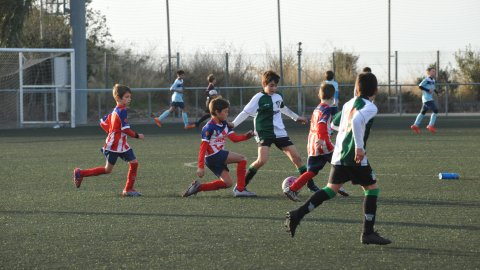 Marc Gordillo, a l’equip de futbol benjamí de la UE Vilassar de Mar. Partit Vilassar de Dalt-Vilassar de Mar. Any 2017. Foto: Saül Gordillo