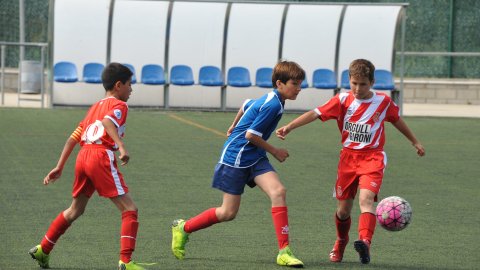 Marc Gordillo, al torneig de futbol de Llagostera, amb l'equip aleví de la UE Vilassar de Mar. Març de 2019