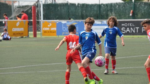 Marc Gordillo, al torneig de futbol de Llagostera, amb l'equip aleví de la UE Vilassar de Mar. Març de 2019