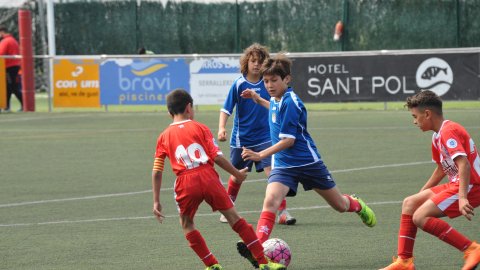 Marc Gordillo, al torneig de futbol de Llagostera, amb l'equip aleví de la UE Vilassar de Mar. Març de 2019