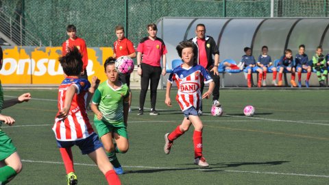 Marc Gordillo, al torneig de futbol de Llagostera, amb l'equip aleví de la UE Vilassar de Mar. Març de 2019