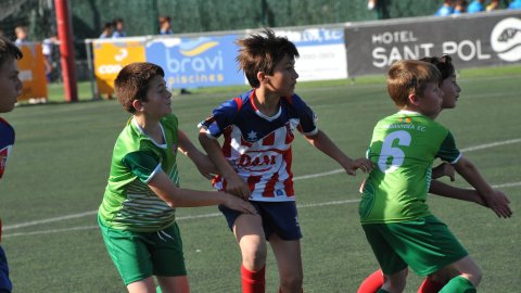 Marc Gordillo, al torneig de futbol de Llagostera, amb l'equip aleví de la UE Vilassar de Mar. Març de 2019