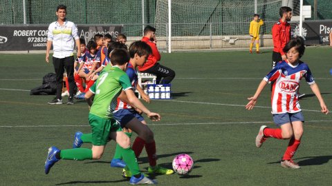 Marc Gordillo, al torneig de futbol de Llagostera, amb l'equip aleví de la UE Vilassar de Mar. Març de 2019