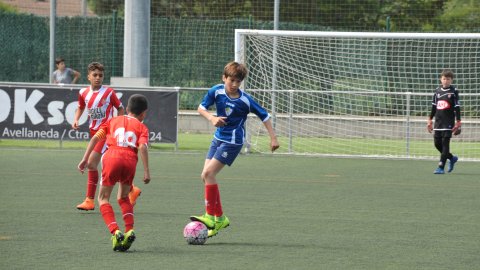 Marc Gordillo, al torneig de futbol de Llagostera, amb l'equip aleví de la UE Vilassar de Mar. Març de 2019