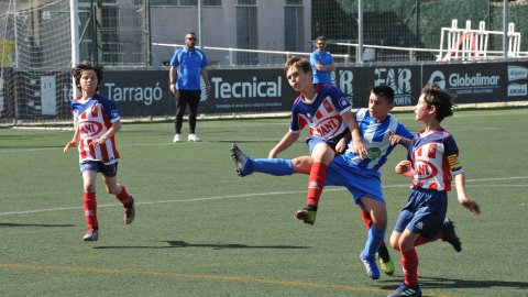 Marc Gordillo, al torneig de futbol de Llagostera, amb l'equip aleví de la UE Vilassar de Mar. Març de 2019