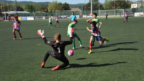 Marc Gordillo, al torneig de futbol de Llagostera, amb l'equip aleví de la UE Vilassar de Mar. Març de 2019