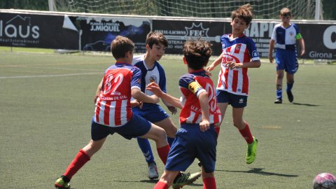 Marc Gordillo, al torneig de futbol de Llagostera, amb l'equip aleví de la UE Vilassar de Mar. Març de 2019
