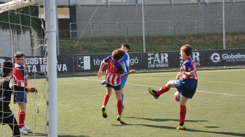 Marc Gordillo, al torneig de futbol de Llagostera, amb l'equip aleví de la UE Vilassar de Mar. Març de 2019