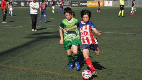 Marc Gordillo, al torneig de futbol de Llagostera, amb l'equip aleví de la UE Vilassar de Mar. Març de 2019. Foto: Saül Gordillo