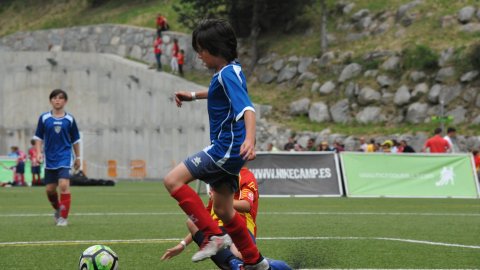 Marc Gordillo, al torneig internacional de futbol base MIC d'Andorra, amb l'equip aleví de la UE Vilassar de Mar. Abril de 2019. Foto: Saül Gordillo