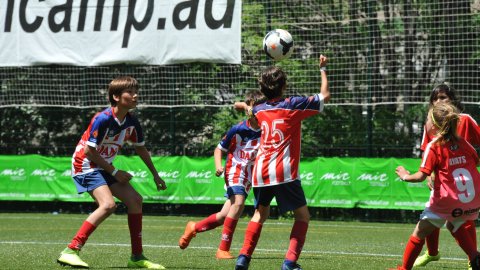 Marc Gordillo, al torneig internacional de futbol base MIC d'Andorra, amb l'equip aleví de la UE Vilassar de Mar. Abril de 2019. Foto: Saül Gordillo