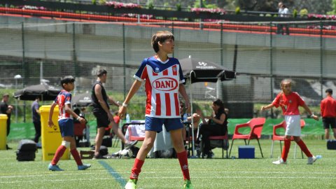 Marc Gordillo, al torneig internacional de futbol base MIC d'Andorra, amb l'equip aleví de la UE Vilassar de Mar. Abril de 2019. Foto: Saül Gordillo