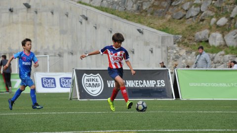 Marc Gordillo, al torneig internacional de futbol base MIC d'Andorra, amb l'equip aleví de la UE Vilassar de Mar. Abril de 2019. Foto: Saül Gordillo