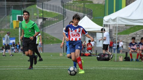 Marc Gordillo, al torneig internacional de futbol base MIC d'Andorra, amb l'equip aleví de la UE Vilassar de Mar. Abril de 2019. Foto: Saül Gordillo