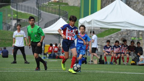 Marc Gordillo, al torneig internacional de futbol base MIC d'Andorra, amb l'equip aleví de la UE Vilassar de Mar. Abril de 2019. Foto: Saül Gordillo