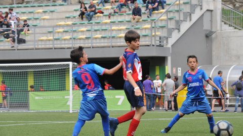 Marc Gordillo, al torneig internacional de futbol base MIC d'Andorra, amb l'equip aleví de la UE Vilassar de Mar. Abril de 2019. Foto: Saül Gordillo
