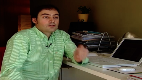 Entrevista a Saül Gordillo, autor de Bloc sense fulls Saul.cat, al Telenotícies migdia de TV3. Calella. 2 de gener de 2007