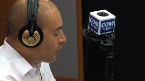 Programa de ràdio País en xarxa a COM Ràdio i les emissores públiques consorciades, dedicat a Internet i les xarxes socials, amb la direcció i presentació de Saül Gordillo i col·laboració de Quique Azcona. Barcelona. Juliol-agost de 2011 