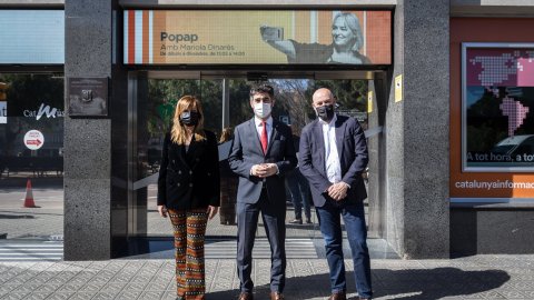 El vicepresident del Govern i conseller de Polítiques Digitals i Territori, Jordi Puigneró, a Catalunya Ràdio abans d'una entrevista al programa Revolució 4.0 de Xantal Llavina, rebut pel director de l'emissora, Saül Gordillo. Barcelona. 23 de febrer de 2022