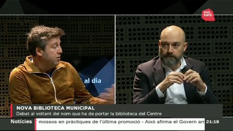 Debat a 'Mataró al dia' de Televisió Mataró, amb els periodistes Núria de José i Saül Gordillo, l’antropòloga Bea Ballestín, l’empresari tèxtil Xevi Galceran i el consultor polític David Mejía. Mataró. 2 de març de 2022