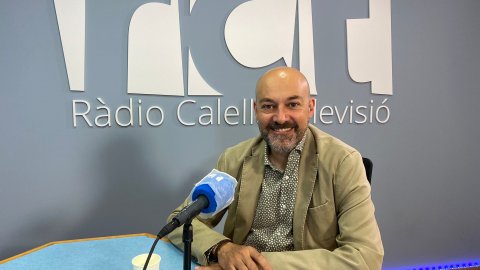 Entrevista de Sònia Montañola al programa La Ciutat de Ràdio Calella Televisió a Saül Gordillo fent balanç dels 6 anys i mig a la direcció de Catalunya Ràdio. Calella. 16 de maig de 2022