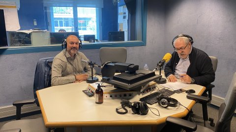 Entrevista de Santi Carreras al programa Dies de ràdio a Saül Gordillo fent balanç dels 6 anys i mig a la direcció de Catalunya Ràdio i l'aposta pel podcast. Barcelona. 16 de maig de 2022