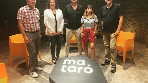 Televisió Mataró. Mataró al dia. Tertúlia d'actualitat amb Núria de José, Beatriz Ballestín, Xevi Galceran, Carlos Aguilar i Saül Gordillo, moderada per Francesc Andrés. Mataró. 15 de juny de 2022