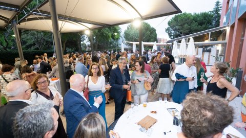 Premis de la Fundació Factor Humà a l’auditori de l’Hospital Sant Joan de Déu. La Fundació Factor Humà lliura el Premi Mercè Sala a la companyia farmacèutica Ferrer en la gala dels Premis Factor Humà 2022 celebrada al nou SJD Pediatric Cancer Center Barcelona. El Premi Impacta ha estat per a l'Ajuntament de Barcelona per la iniciativa Direcció per valors. Esplugues de Llobregat. 30 de juny de 2022