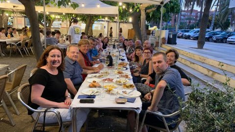 Sopar de final de temporada de Televisió Mataró amb els tertulians del programa Mataró al dia, el seu presentador Francesc Andrés i el director de Mataró Audiovisual, Oriol Burgada, al restaurant Can Margarit. Mataró. 7 de juliol de 2022
