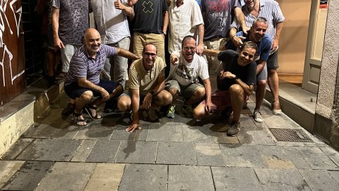 Sopar del moro. Des de fa 29 anys un grup d’amics sopem cada 28 de juliol per la festa major de Les Santes de Mataró, a la pizzeria El Fanalet. Mataró. 28 de juliol de 2022
