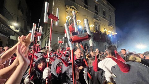 Les Santes. Requisits. No n’hi ha prou. Mataró. 28 de juliol de 2022