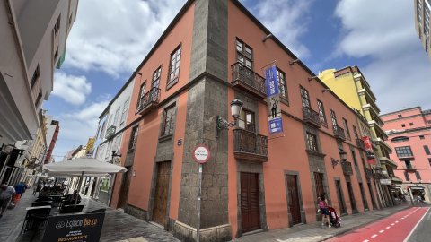 Gran Canaria. Edifici-càtedra de Benito Pérez Galdós. Fotos amb iPhone 13 Pro Max. 4-11 d’agost de 2022