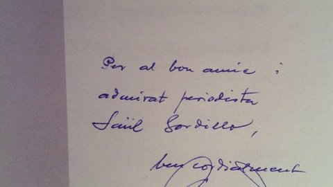 "Per al bon amic i admirat periodista Saül Gordillo. Ben cordialment." Francesc Grau i Viader, Calella, 03-07-95. 'Llum vermell'